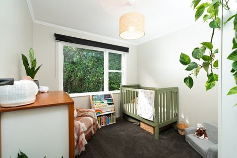 Photo of property in 24 Mahoe Street, Tawa, Wellington, 5028