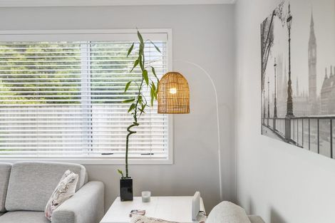 Photo of property in 10 Grenache Way, Kumeu, 0810