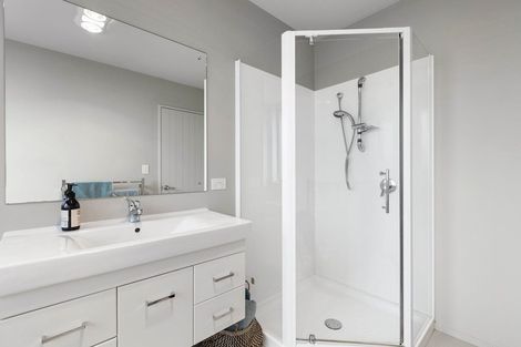 Photo of property in 28 The Close, Greenhithe, Auckland, 0632