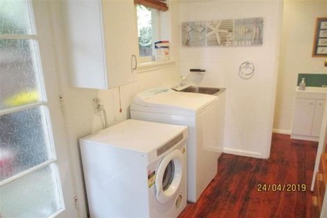 Photo of property in 2 Ilfracombe Place, Burnside, Christchurch, 8053