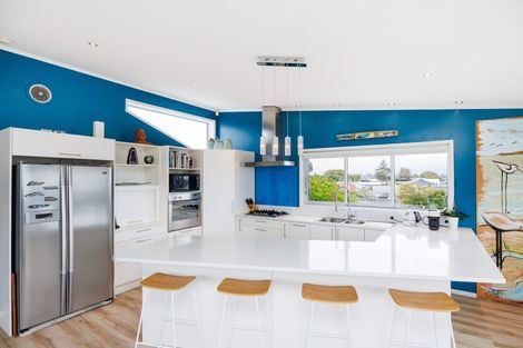 Photo of property in 18 Robbie Street, Foxton Beach, Foxton, 4815