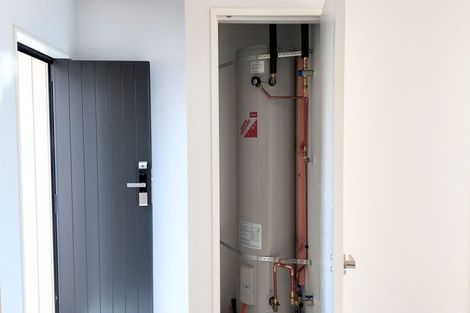 Photo of property in 44b Cyclarama Crescent, Massey, Auckland, 0614