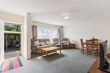 Photo of property in 2 Konini Road, Titirangi, Auckland, 0604