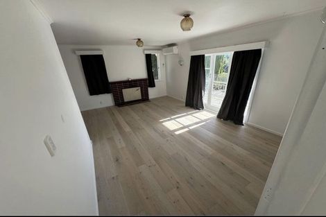 Photo of property in 143 Edmonton Road, Te Atatu South, Auckland, 0610