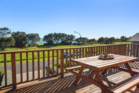 Photo of property in 49 Battiscombe Terrace, Waitara, 4320
