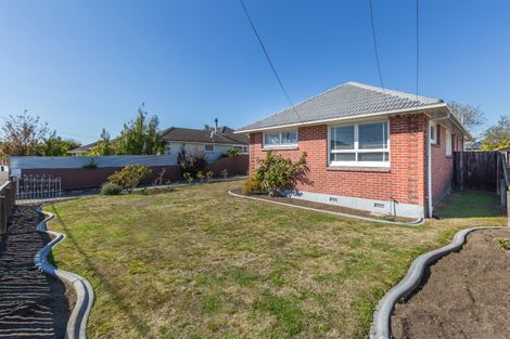 Photo of property in 32 Bournemouth Crescent, Aranui, Christchurch, 8061