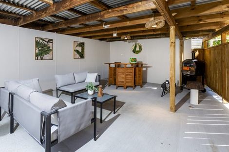 Photo of property in 43 Valley View Road, Glenfield, Auckland, 0629