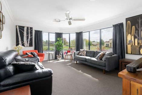 Photo of property in 26 Diomede Glade, Flagstaff, Hamilton, 3210