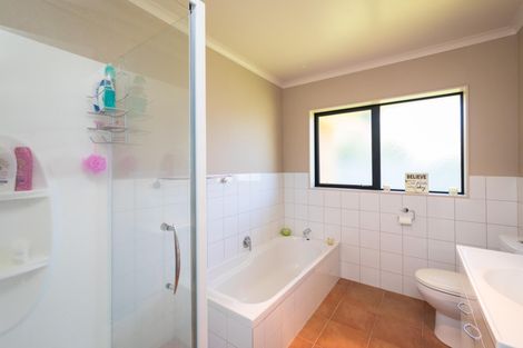 Photo of property in 23 Walnut Grove, Kelvin Grove, Palmerston North, 4414