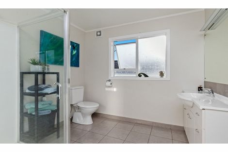 Photo of property in 72 Hermitage Road, Waiuku, 2682