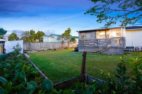 Photo of property in 529 Swanson Road, Ranui, Auckland, 0612