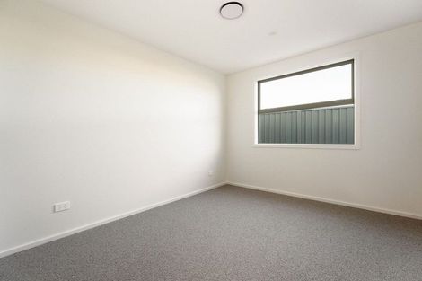 Photo of property in 37 Tabraham Crescent, Pyes Pa, 3112