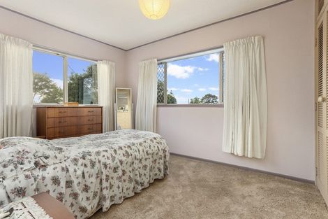 Photo of property in 194 Forest Hill Road, Waiatarua, Auckland, 0612