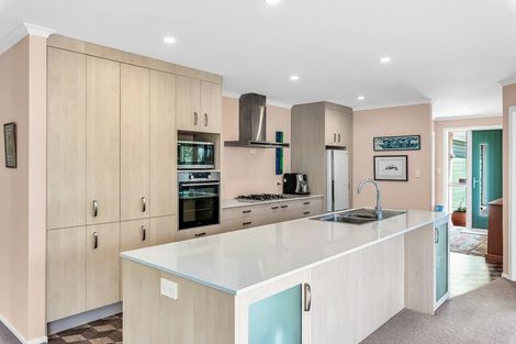 Photo of property in 82 Waipunahau Road, Waikanae, 5036