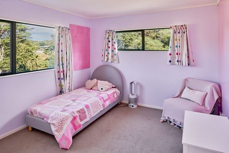 Photo of property in 28 Saunders Close, Whitby, Porirua, 5024