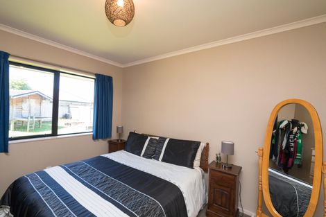 Photo of property in 23 Walnut Grove, Kelvin Grove, Palmerston North, 4414
