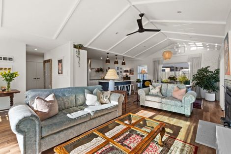 Photo of property in 5 Grooby Place, Havelock North, 4130