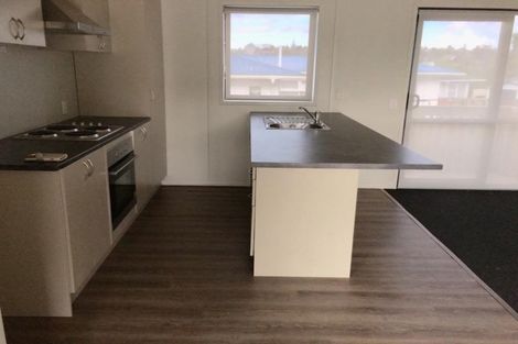 Photo of property in 49a Fairclough Road, Beach Haven, Auckland, 0626