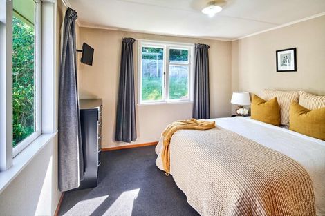 Photo of property in 52 Owhiti Street, Titahi Bay, Porirua, 5022