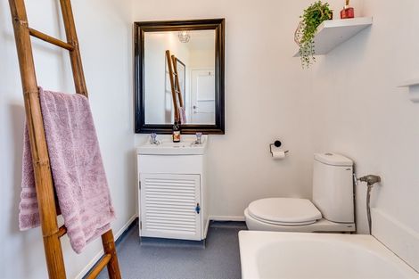 Photo of property in 41 Avondale Road, Taradale, Napier, 4112