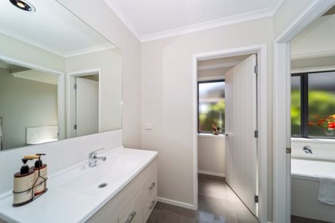 Photo of property in 4 Golf Course Lane, Waiwhakaiho, New Plymouth, 4312