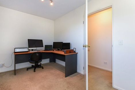 Photo of property in 20 Sawtell Place, Northcote, Christchurch, 8052