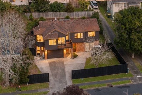 Photo of property in 20 Sandiacre Way, Browns Bay, Auckland, 0630
