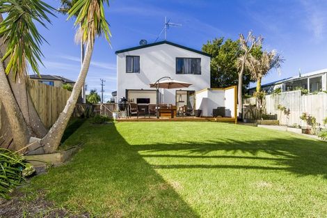 Photo of property in 3a Domain Road, Weymouth, Auckland, 2103
