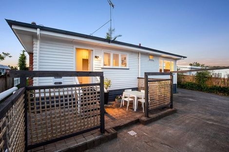 Photo of property in 9 Eskdale Road, Birkdale, Auckland, 0626