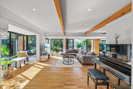 Photo of property in 2/143 Straven Road, Fendalton, Christchurch, 8014