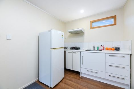 Photo of property in 82 Kelman Road, Kelston, Auckland, 0602
