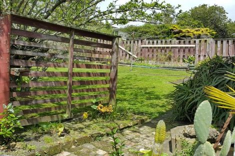 Photo of property in 2/16 Anne Road, Hillcrest, Auckland, 0627