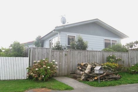 Photo of property in 61 Guadeloupe Crescent, Grenada Village, Wellington, 6037