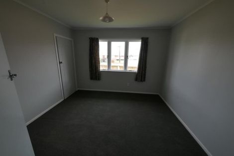 Photo of property in 10 Gills Avenue, Papakura, 2110