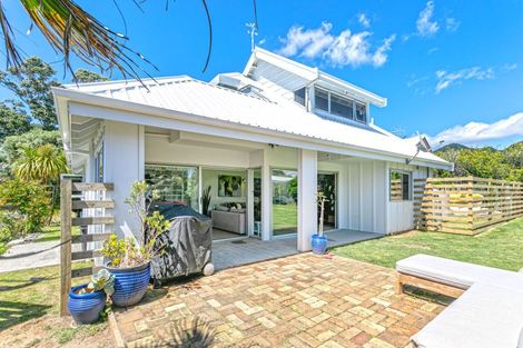 Photo of property in 15 Moray Place, Whiritoa, Whangamata, 3691