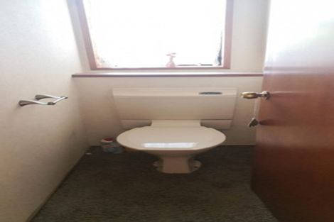 Photo of property in 34a Mark Edward Drive, Half Moon Bay, Auckland, 2012