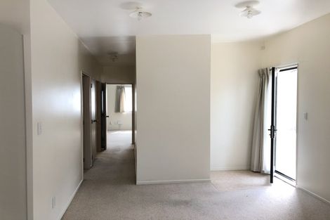 Photo of property in 2 Glucina Place, Glen Eden, Auckland, 0602