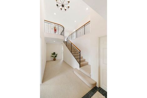 Photo of property in 22 Heyington Way, East Tamaki Heights, Auckland, 2016
