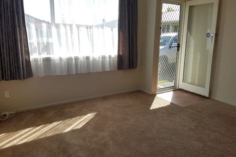 Photo of property in 3/4 Pomaria Road, Henderson, Auckland, 0610