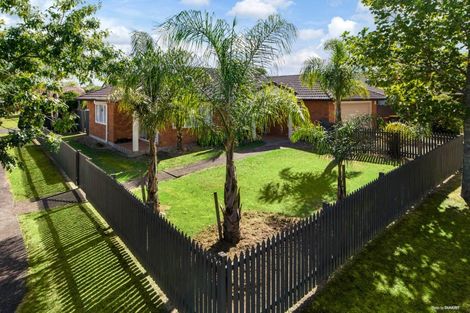 Photo of property in 27 Emmerdale Avenue, Papakura, 2110