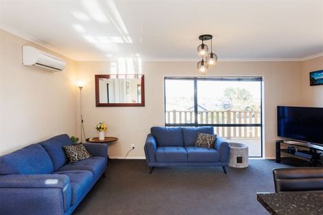 Photo of property in 12 Lydia Place, Kelvin Grove, Palmerston North, 4414