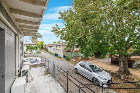 Photo of property in 4/92 Titirangi Road, New Lynn, Auckland, 0600