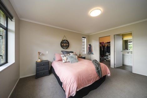 Photo of property in 78 Geneva Terrace, Kelvin Grove, Palmerston North, 4414