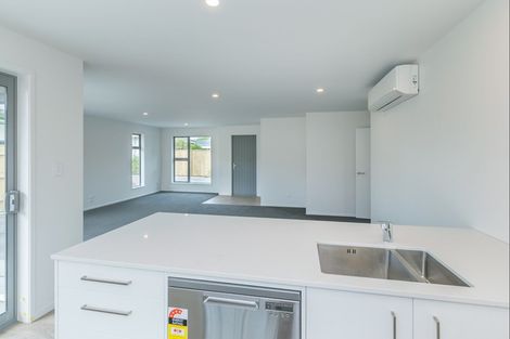 Photo of property in 39a Kings Drive, Levin, 5510