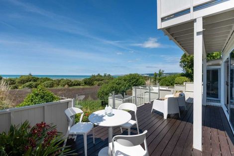 Photo of property in 2 Collison Terrace, Haumoana, 4102
