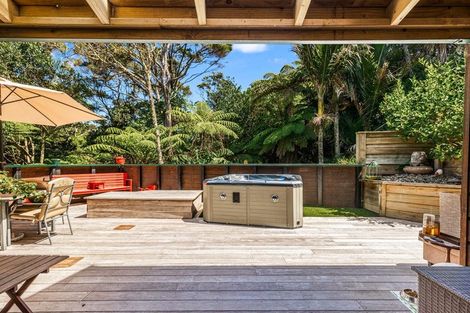 Photo of property in 214 Shaw Road, Oratia, Auckland, 0604