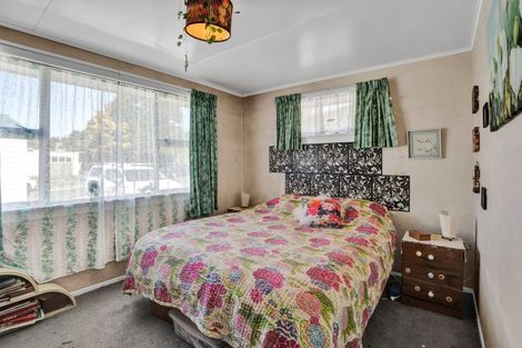 Photo of property in 2 Handley Place, Glen Avon, New Plymouth, 4312