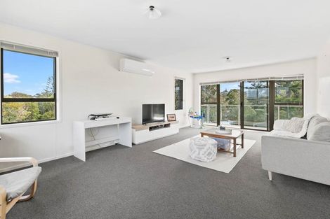 Photo of property in 48a Woodlands Crescent, Browns Bay, Auckland, 0630