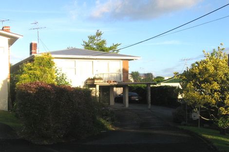 Photo of property in 24 Speedy Crescent, Hillcrest, Auckland, 0627