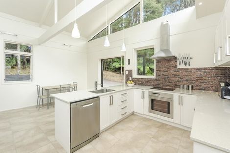 Photo of property in 14 Kopiko Road, Titirangi, Auckland, 0604